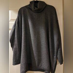 XL Cuyana charcoal alpaca sweater.